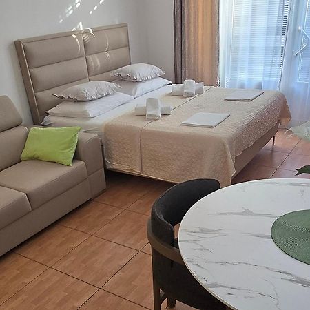Apartmani Katarina มาคาร์สกา ภายนอก รูปภาพ