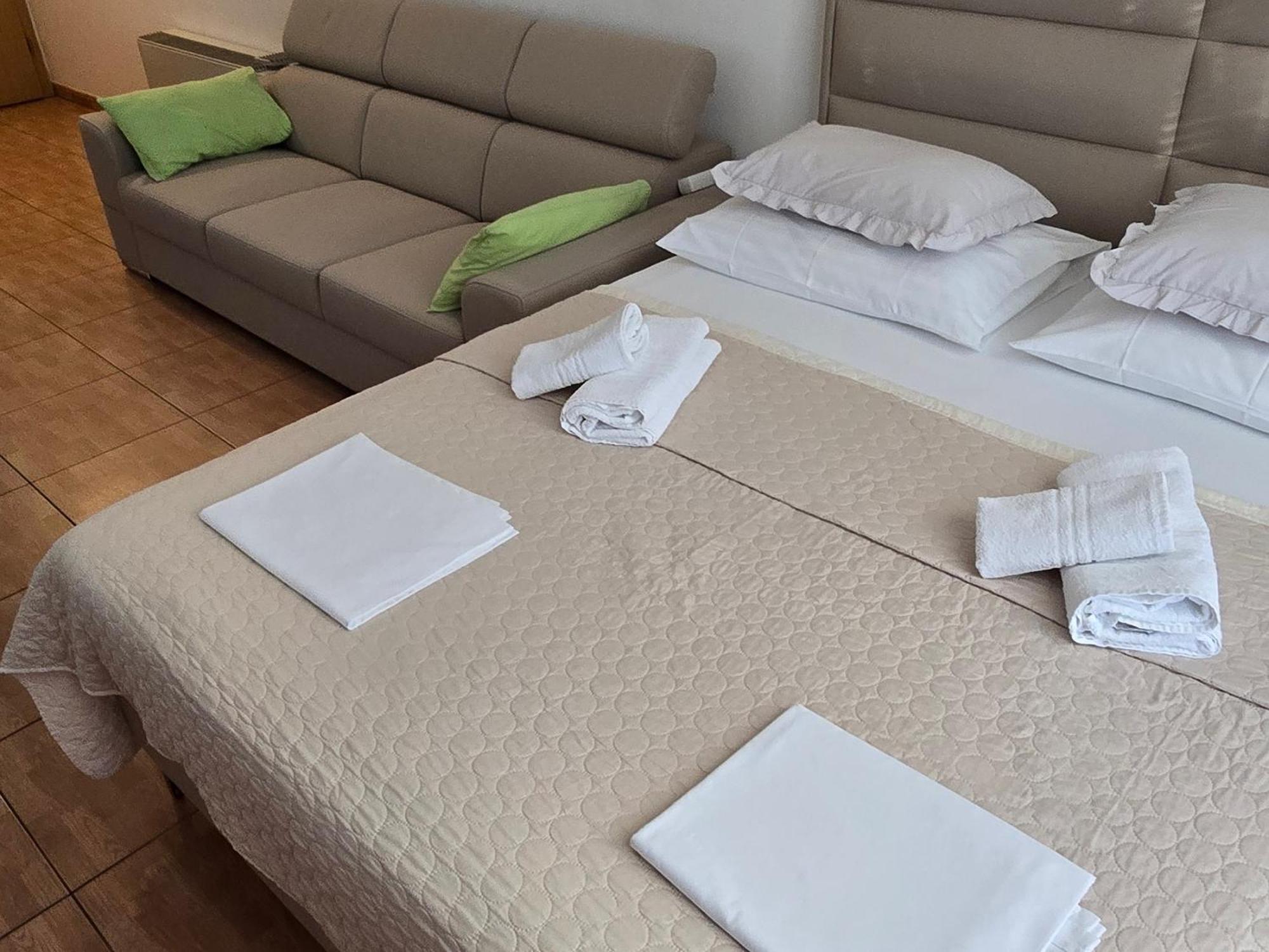 Apartmani Katarina มาคาร์สกา ภายนอก รูปภาพ